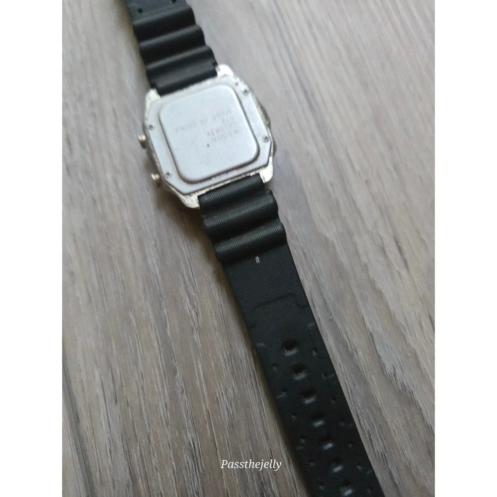 Wilson World Time Digital Watch Mens LCD Travel Sports Y2K Retro Techwear